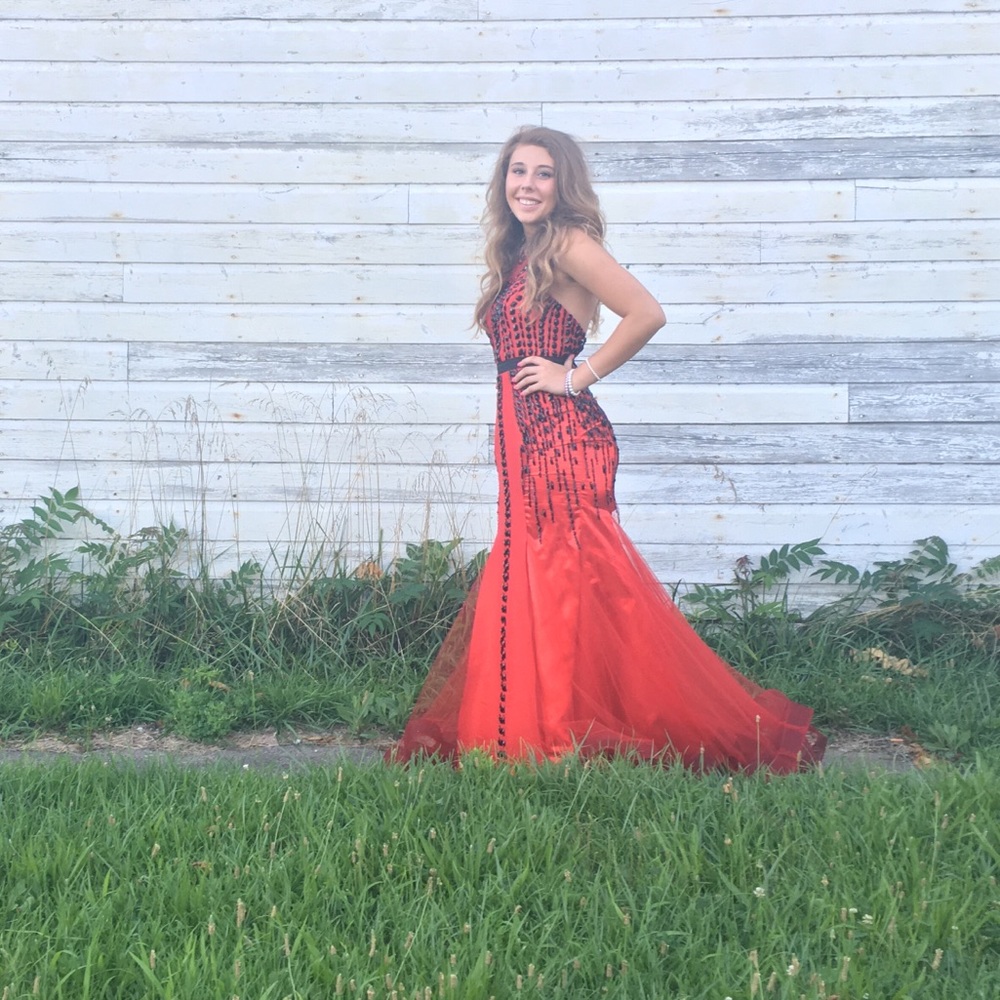 John Kayne Red and Black Size 4 Prom Pageant Dress